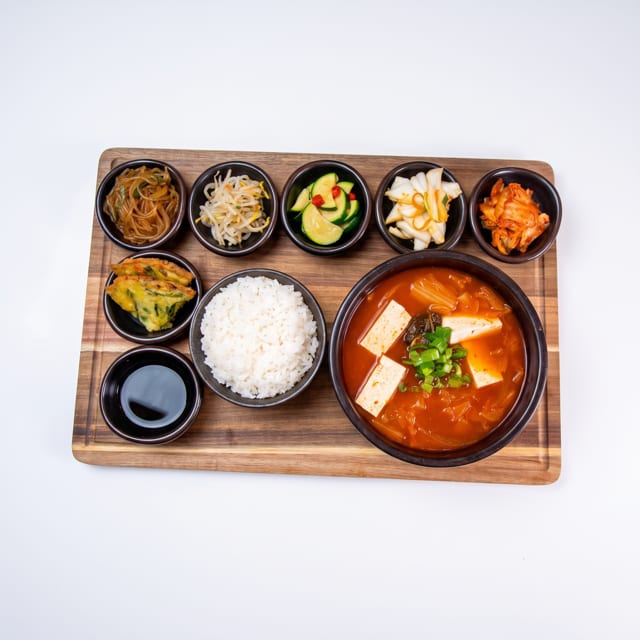 Kimchi Jjigae Meal.